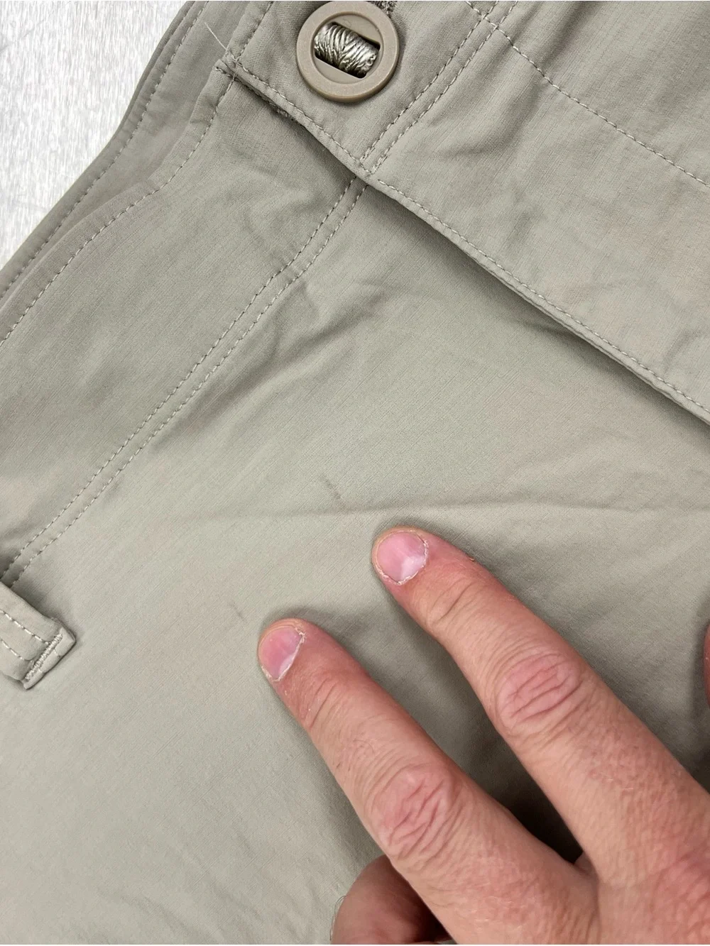 Under Armour Men's Cargo Shorts - Light Khaki 42